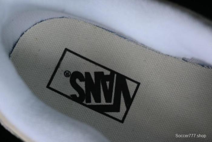 Vans Knu-Skool VR3 Lx Low-Top Retro Sneakers in Grey Green with Gum Sole - VN000CS0DWM