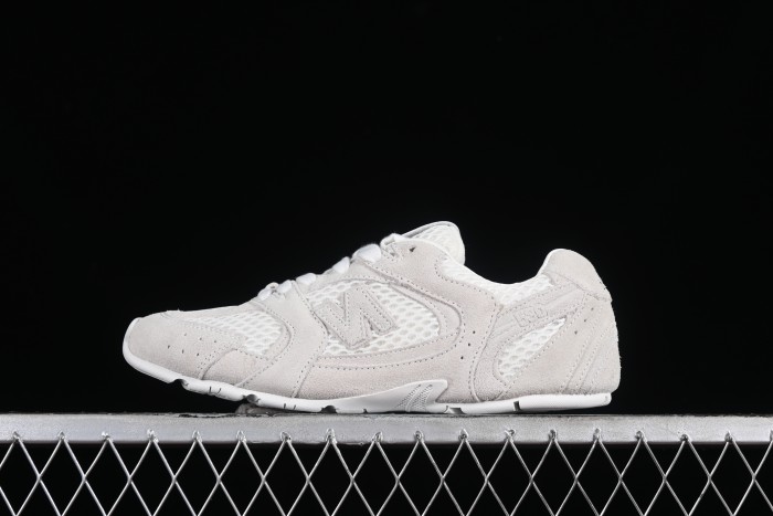MiuMiu x New Balance 530 Low-Top Retro Casual Running Sneakers in White - 530