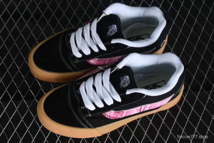 Vans Classics Knu Skool Vulcanized Skate Shoes in Black & Pink - VN0014QC0BV 1