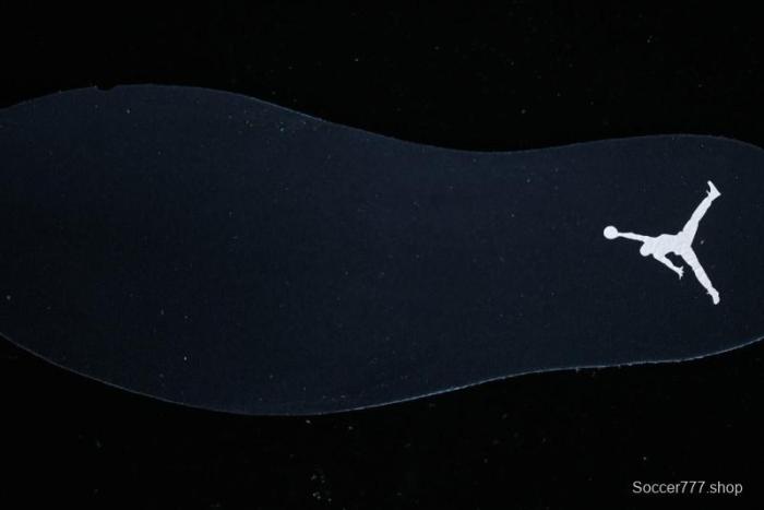 Nike Air Jordan Legacy 312 Low Sneakers with Velcro Strap and Triple Sole Design - HM3709-141 1