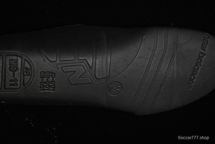 New Balance 990 Series Premium Retro Running Shoes with Carbon Fiber Midsole - U990LO6