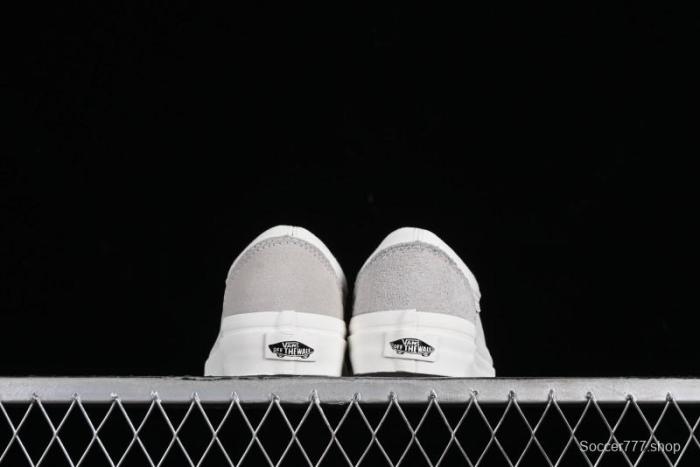 Vans Old Skool Reissue 136 Classic Low-Top Skate Shoes with Detachable Cushioned Insole - VN000MT6QC5 1