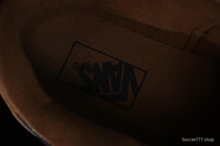 Vans Classics Knu Skool Retro Sneakers with Enlarged Toe and Thickened Trim - VN0009QCLC5 1