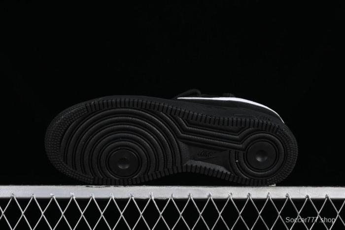 Nike Air Force 1 '07 Low Classic Lace-Up Casual Sneakers in Black & White - ZH0316-018 1