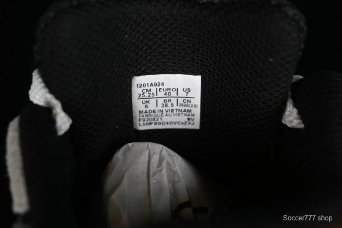 Asics Tiger GEL-1130 Low-Top Retro Running Shoes with GEL Cushioning and Durable Outsole - 1201A924-300 1