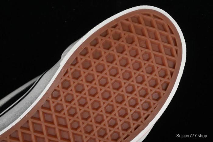 Vans Classics Knu Skool Retro Skate Shoes with Thickened Tongue and Oversized Toe - VN0009QCBLK 1