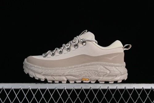 HOKA ONE ONE Tor Summit Low-Top Running Shoes with Geometric Cushioning for Stability and Comfort - 1147952 OLK 1