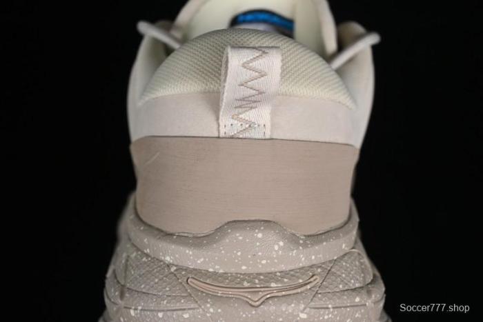 HOKA ONE ONE Tor Summit Low-Top Running Shoes with Geometric Cushioning for Stability and Comfort - 1147952 OLK 1