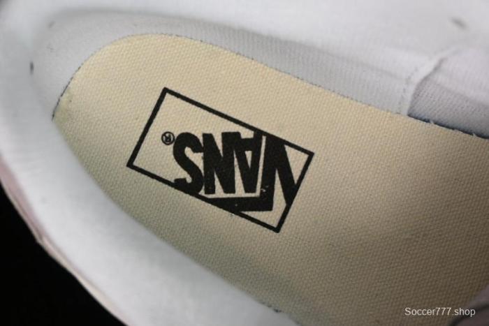 Vans Classics Knu Skool Retro Chunky Tongue Sneakers with Enlarged Toe and Breathable Mesh - VN000CRP0L08 1