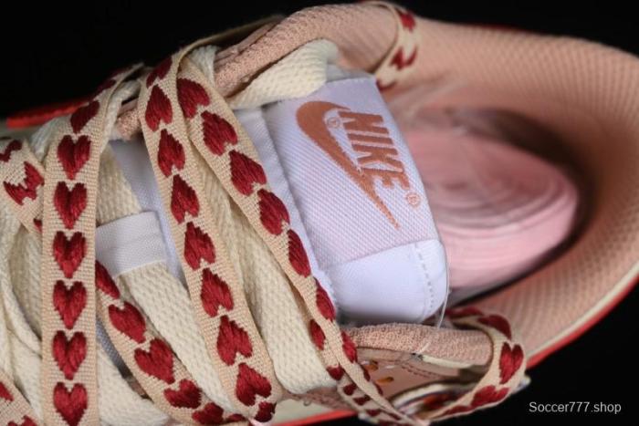 Nike Dunk Low SB Christmas Gift Strawberry Cake Casual Sneakers with Dual Laces - DD1503-118 1