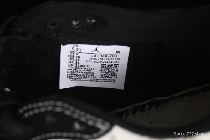Nike Air Jordan 1 Low OG SP Travis Scott x Fragment Design Collaboration - LX1988-200 1