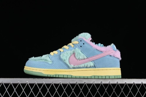 Nike SB Dunk Low Verdy x Nike Visty Collaboration Sneakers - FN6040-400 1