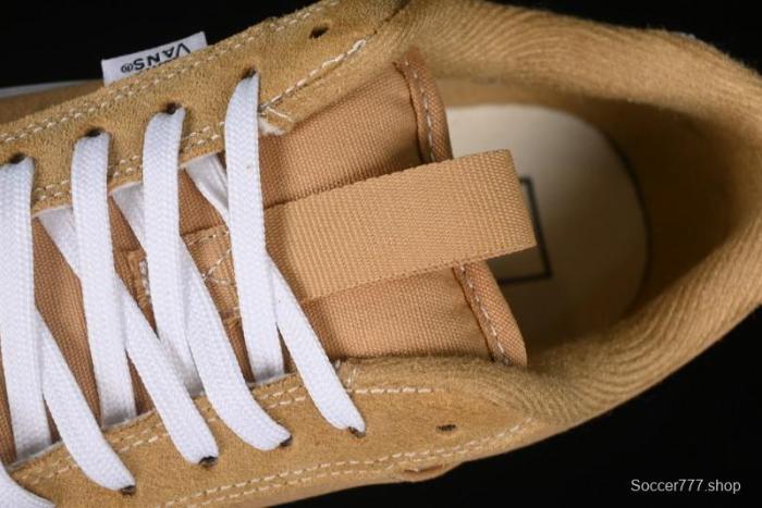 Vans Chukka Push Low-Top Skate Shoes in Beige with Slip-Resistant Sole - VN000CZW4MG