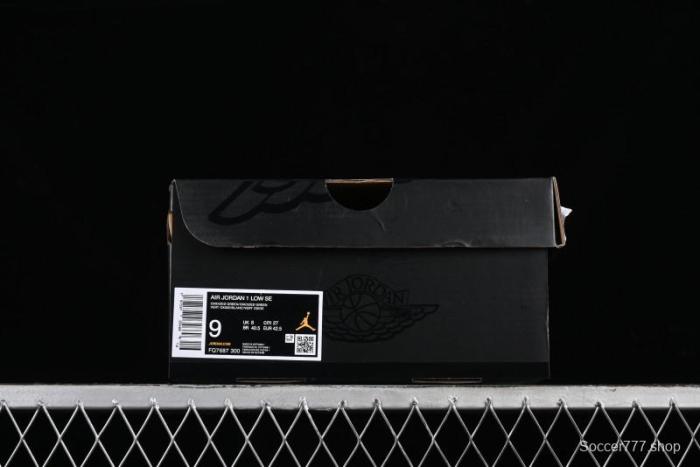 Nike Air Jordan 1 Low Retro Casual Sneakers in White Green - FQ7687-300