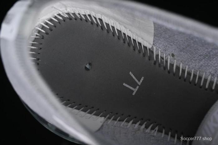 Nike Vapormax Flyknit Breathable Casual Running Shoes with Full-Length Air Cushion - 849558-100