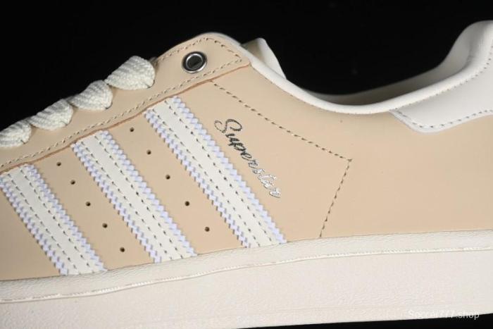 Adidas Originals Superstar Casual Sneakers with Shell Toe Design - IE3039 1