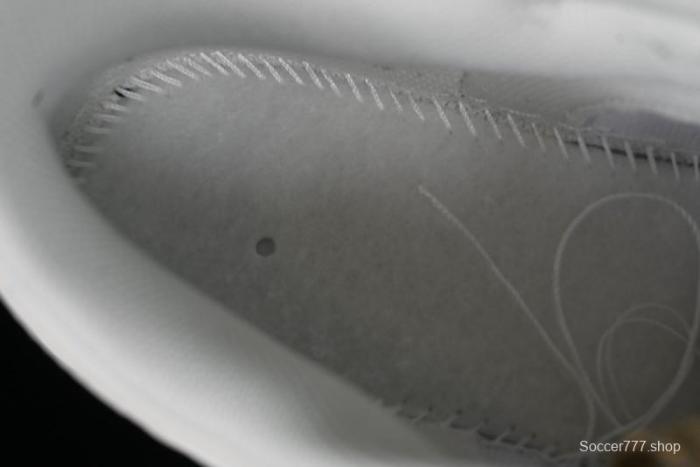 Nike SB Dunk Low Collaboration Three Swooshes Beige Gold Colorway Low-Top Casual Skateboarding Shoes - NK5639-326 1