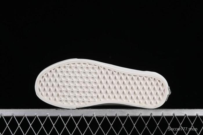 Vans Old Skool Reissue 136 Classic Low-Top Skate Shoes with Detachable Cushioned Insole - VN000MT6QC5 1