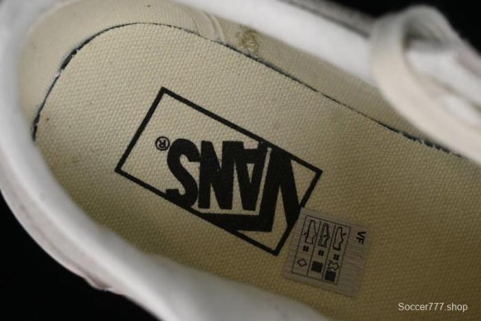 Vans Style 36 Low-Top Skate Shoes with Embroidered Details in Cream - VN000CRPGRN 1