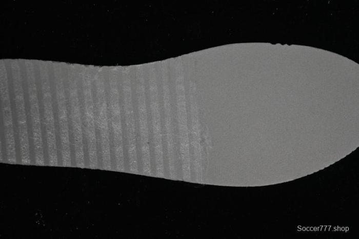 Nike SB Dunk Low Collaboration Three Swooshes Beige Gold Colorway Low-Top Casual Skateboarding Shoes - NK5639-326 1