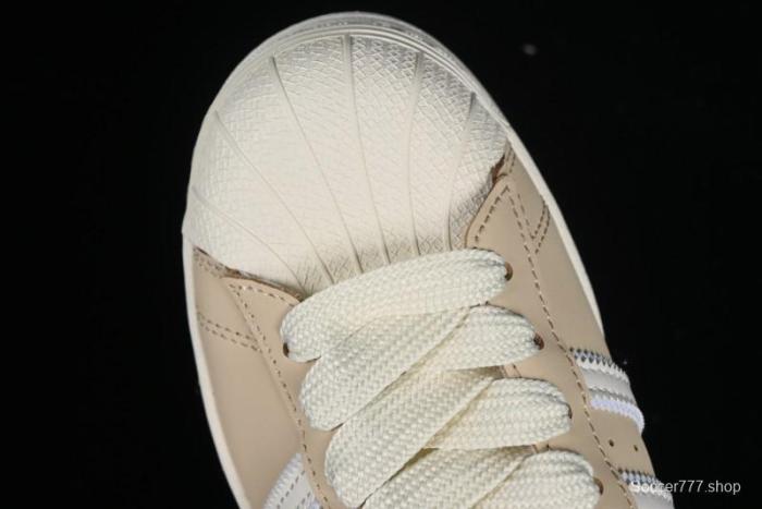 Adidas Originals Superstar Casual Sneakers with Shell Toe Design - IE3039 1