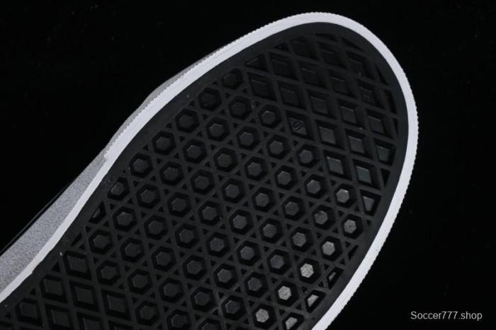 Vans Buzz Old Skool Peace Dove Classic Canvas Patchwork Low-Top Skate Shoes - VN000CR5BPB 1