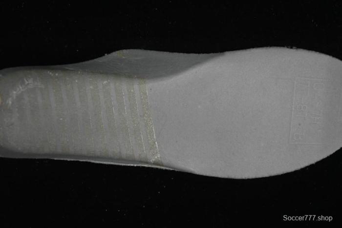 Nike Air Force 1 '07 Low Casual Sneakers with Full-Length Air Cushion - FV5948-110