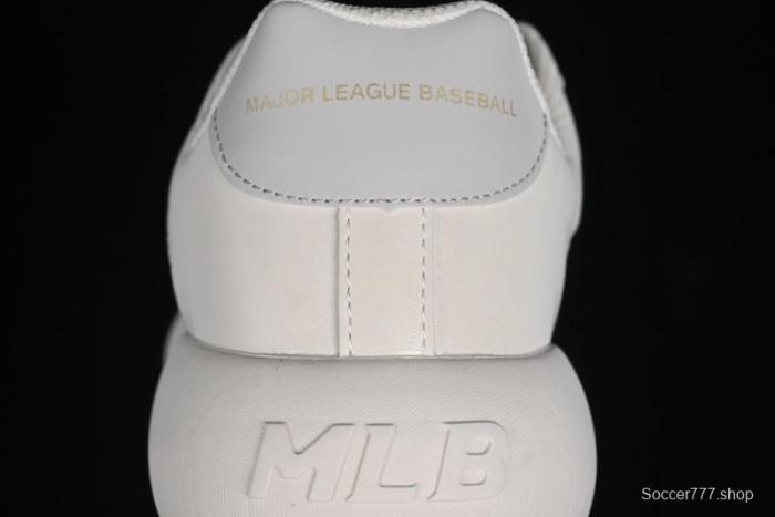 MLB Chunky Classic Base New York Yankees Lightweight Platform Casual Sneakers - 3ASXBMN4N50GRL