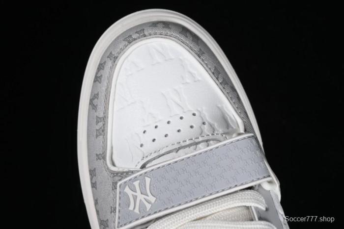 MLB Chunky Liner New York Yankees Sneakers with Lightweight Thick Sole and Hook Loop Closure - 3ASXCMM4N50GRS