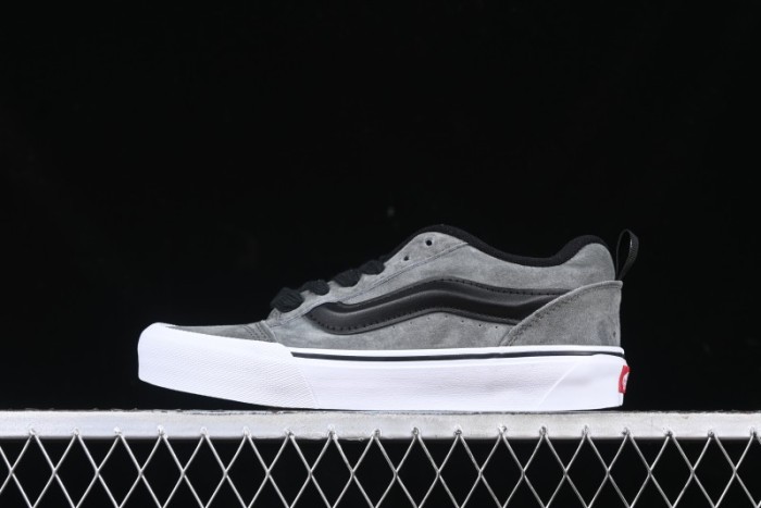 Vans Knu Skool Low-Top Retro Casual Vulcanized Sneakers in Grey Black - VN0009QCBDS