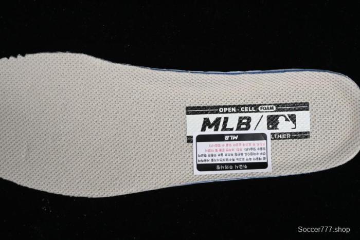 MLB Chunky Liner New York Yankees Lightweight Platform Sneakers with 6cm Height Increase - 3ASXLM13N43BGL