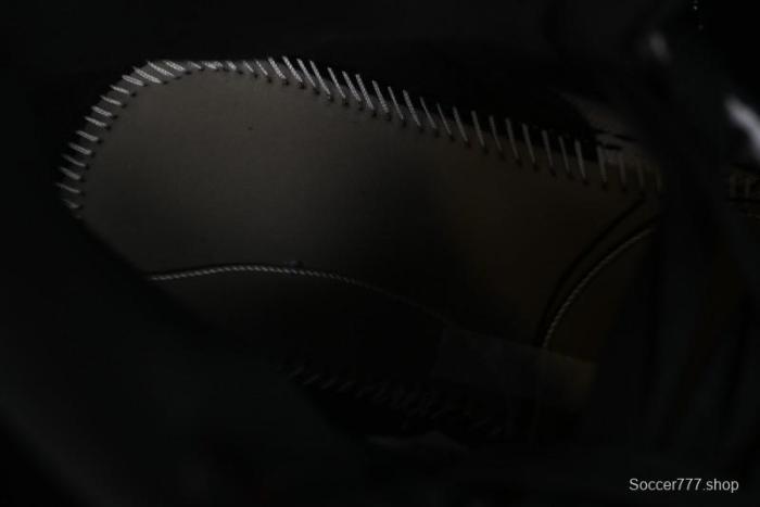 Nike Air Jordan 1 High OG Retro Basketball Shoes with Black Toe Design - DZ5485-106