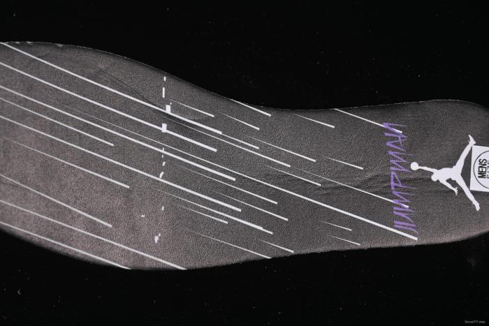 Nike Air Jordan 11 Retro CT8012-555 Basketball Shoes in Lavender Corduroy