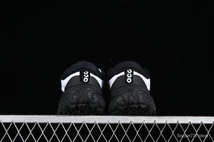 Nike ACG Mountain Fly 2 Low SP Outdoor Hiking Shoes with GORE-TEX and React Foam - FZ3311-101