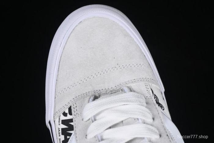 Vans Knu Skool Low-Top Retro Chunky Sneakers with Oversized Logo - VN000CS0239