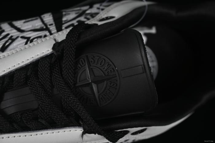 Stone Island Grime Panelled Low-Top Lifestyle Sneakers in Dark Brown - MO78FWS0303