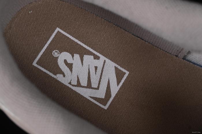 Vans Knu Skool Low-Top Retro Chunky Sneakers - VN000D220VW