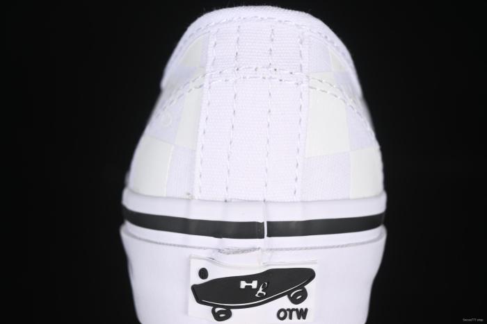 Vans Authentic 44 DX Checkerboard Slip-On Skate Shoes - VN000EEUCCZ