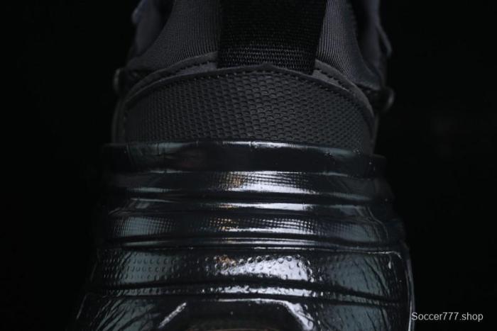 Nike Runtekk V2K Low-Top Retro Running Shoes with Cushlon Foam and Distressed Midsole - HQ1582-001