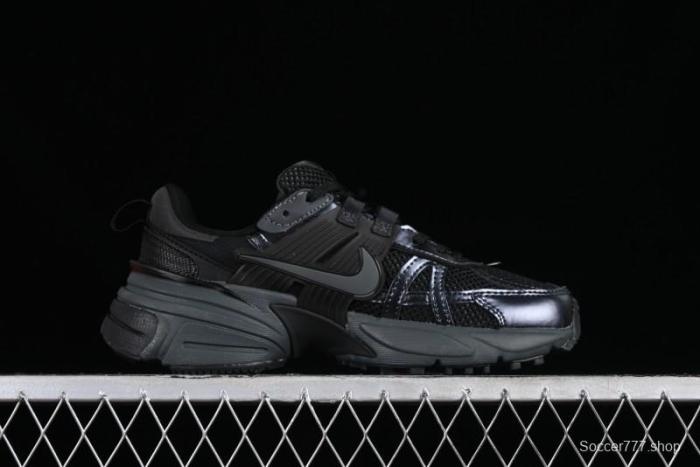 Nike Runtekk V2K Retro Low-Top Running Shoes with Cushlon Midsole and Anti-Slip Design - FD0736-001