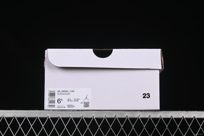 Nike Air Jordan 1 Low AJ1 Casual Sneakers in White - DC0774-112