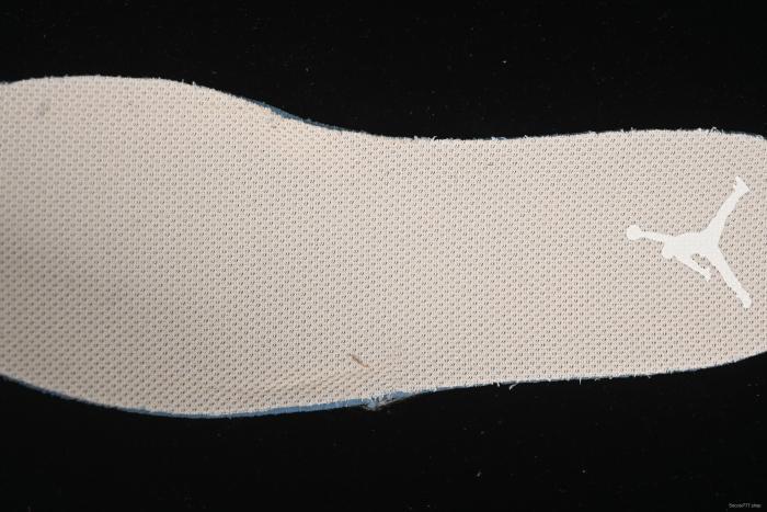 Nike Air Jordan 1 Low AJ1 Casual Sneakers in White - DC0774-112