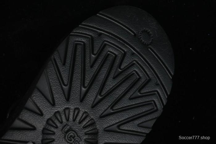 UGG Neumel Moc Ankle Boots in Suede with Shearling Lining - 1121645