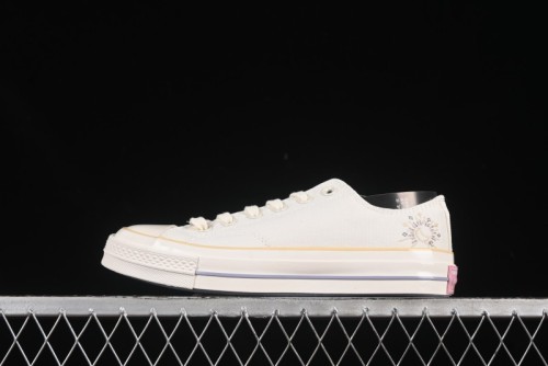 Converse Chuck 1970s Low Top Casual Sneakers with Moon Embroidery - A15750C