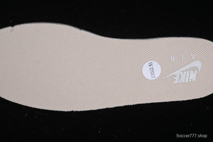 Nike Air Force 1 '07 Low Top Sneakers with Full-Grain Leather and Air Cushion - DQ7569-102