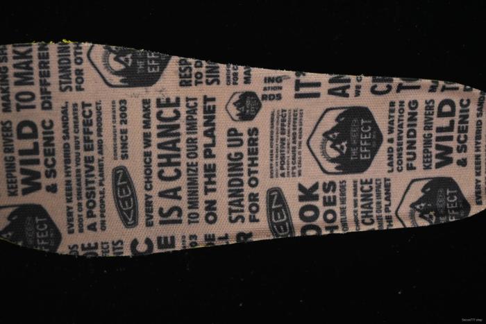 KEEN Men's Jasper II Waterproof Sneaker - All-Black Minimalist Design