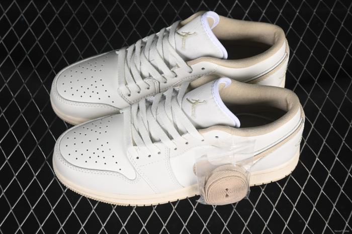Nike Air Jordan 1 Low AJ1 Casual Sneakers in White - DC0774-112