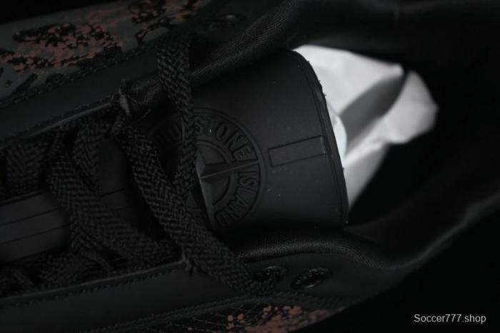 Stone Island Grime Panelled Low-Top Lifestyle Sneakers in Dark Brown - 79FWS0303