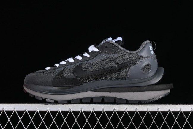 Nike Sacai VaporWaffle 3.0 Fashion-Forward Casual Sneakers - CV1363-105