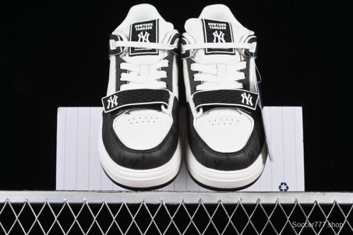 MLB Chunky Liner New York Yankees Lightweight Platform Sneakers with 6cm Height Increase - 3ASXCMM4N50BKS